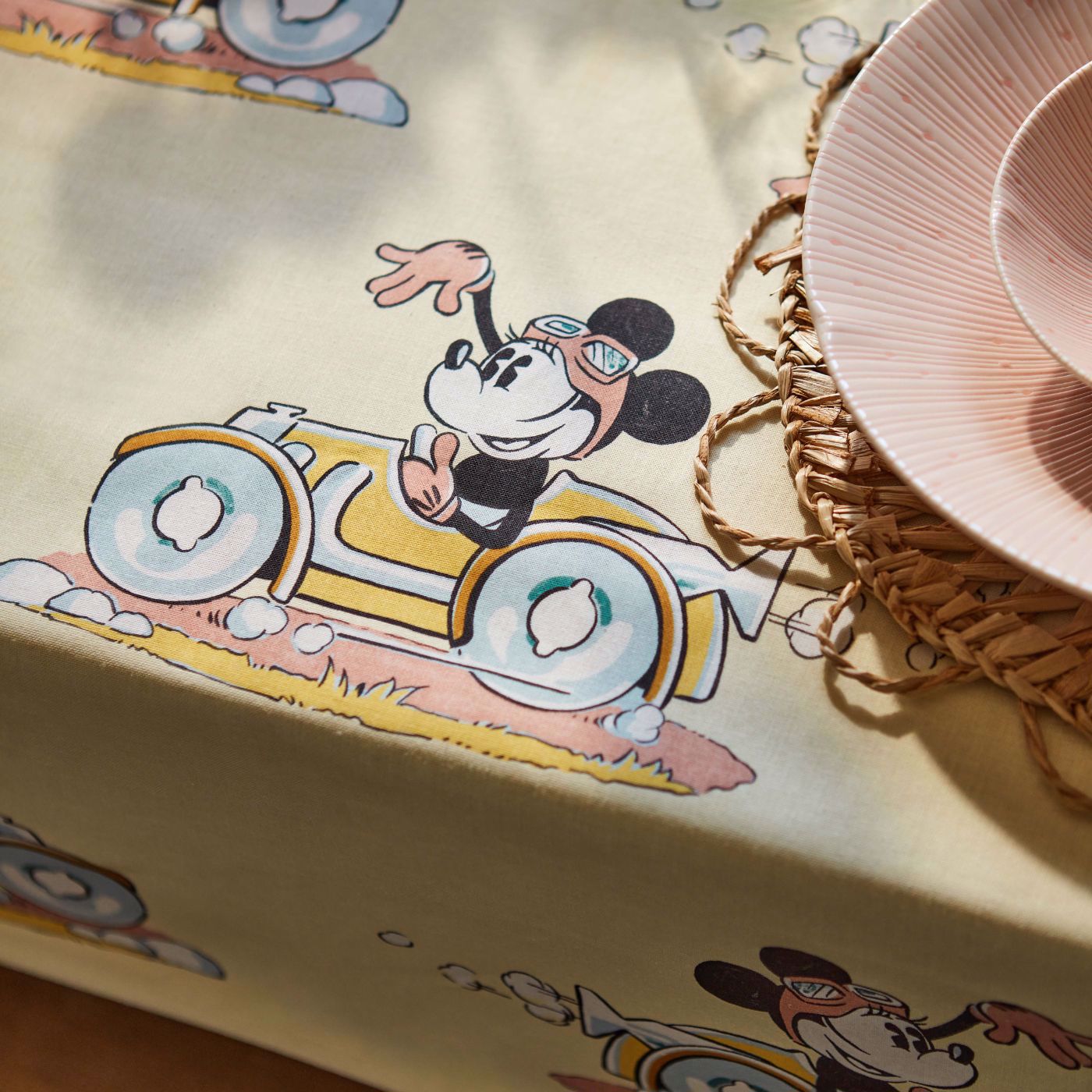Minnie On The Move 2